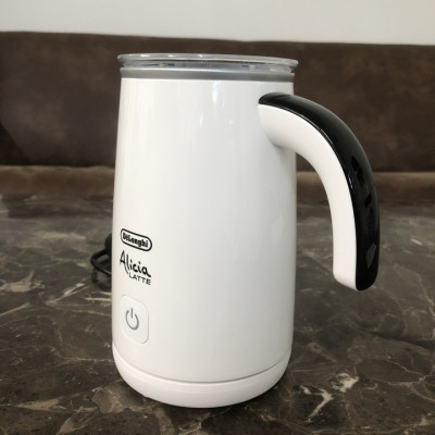 Máy tạo bọt sữa cà phê cao cấp Delonghi Alicia -Tự động ngắt điện an toàn và tiết kiệm điện năng - HÀNG NHẬP KHẨU