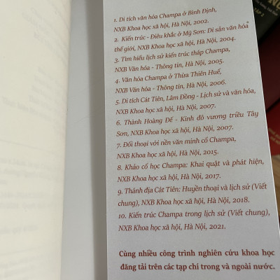 Combo 3c về Champa của tác giả Lê Đình Phụng: Lịch sử Lâm Ấp -Champa theo dấu các vương triều (2 tập); Kiến trúc Champa trong lịch sử