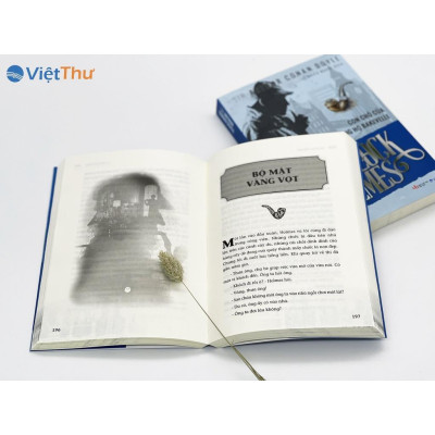 Sách - Sherlock Holmes - Con Chó Của Dòng Họ Bakjevelle - Việt Thư