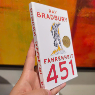 Sách - Fahrenheit 451 by Ray Bradbury : A Novel, Classics, Fiction, Mass Market Paperback in English