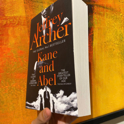 Sách - Kane and Abel by Jeffrey Archer - English Novel /  Historical Fiction / Drama Classics - Tiểu thuyết Ngoại văn Nhập khẩu