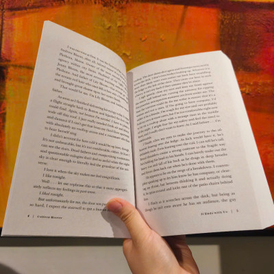 Sách - It Ends with Us by Colleen Hoover - Romance/ Fiction in English