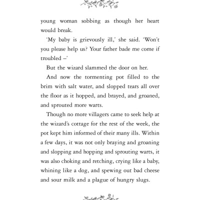 Harry Potter: The Tales Of Beedle The Bard (Paperback) Những chuyển kể của Beedle người hát rong (English Book)