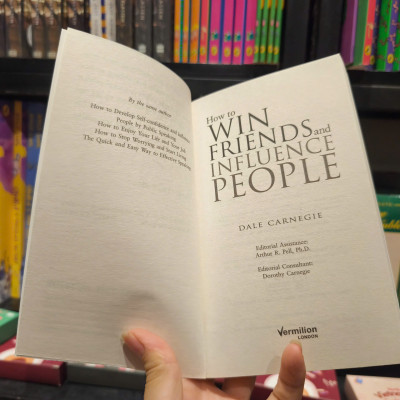 Sách - How to Win Friends and Influence People by Dale Carnegie - Self Help/ Nonfiction/ Business