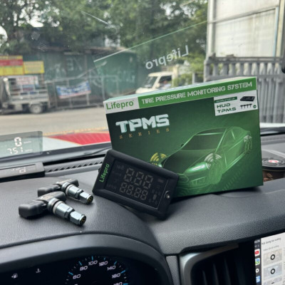 Màn hình hiển thị kính lái tích hợp cảm biến áp suất lốp ô tô Lifepro hàng chính hãng