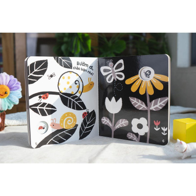 Sách - Kích Thích Thị Giác - Đen Trắng Và Màu Sắc Tương Phản Cho Bé 0 -3 Tuổi - Đinh Tị Books