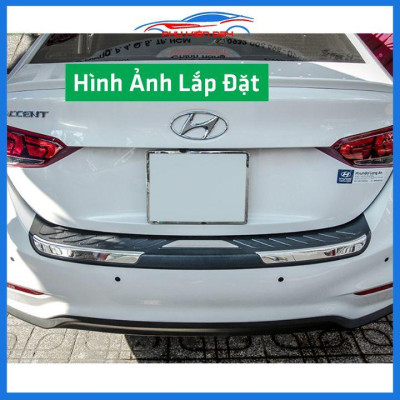 Ốp chống trầy cốp ngoài nhựa đen Accent 2018-2019-2020 dán cốp sau chống xước trang trí xe