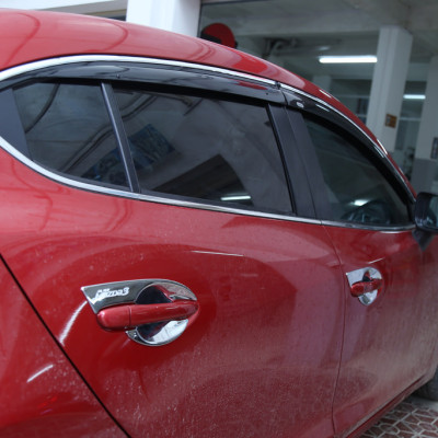 Bộ vè che mưa cao cấp viền INOX dành cho xe Mazda 3