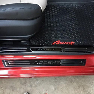 Bậc chân trong ngoài dành cho xe Huyndai Accent 2018-2019-2020-2021 hình ảnh thật