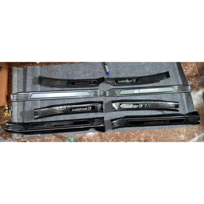 Ốp Bậc Cửa Dành Cho Xe Mazda 3 2020 2021 mẫu CARBON