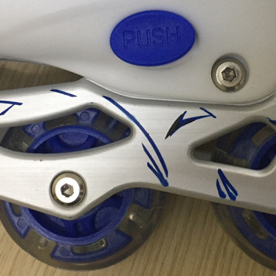 Giày Trượt Patin MacBuy Gắn Đinh Phát Sáng Cao Cấp (Size M) 