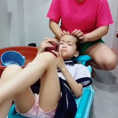 Ghế gội đầu cho bé trai - Màu ngẫu nhiên