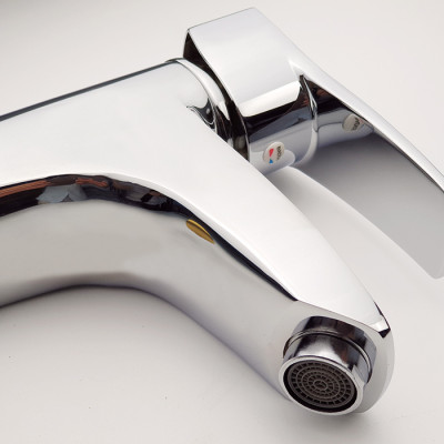 Vòi lavabo nóng lạnh Eurolife EL-4002 (Trắng bạc)