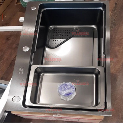 Chậu rửa bát 1 hố 6845 Valenza inox 304 nano đen dày 3li kèm khay đựng, bộ xả, rổ lnox lỗ-Hàng đẹp