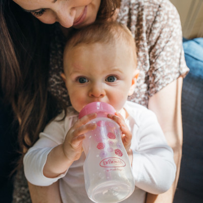 [ WB03610 ] Bộ quà tặng gồm 3 bình sữa cổ rộng ( 1 bình 150ml + 2 bình 270ml ), 1 ty ngậm 0-6m+ và 1 cọ bình sữa