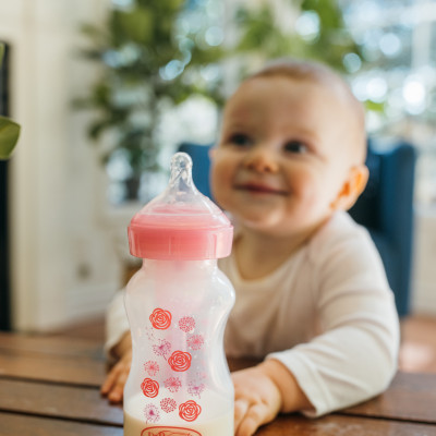 [ WB03610 ] Bộ quà tặng gồm 3 bình sữa cổ rộng ( 1 bình 150ml + 2 bình 270ml ), 1 ty ngậm 0-6m+ và 1 cọ bình sữa