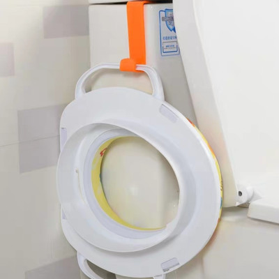 Bệt thu nhỏ bồn cầu có tay vịn cho bé - giao màu ngẫu nhiên