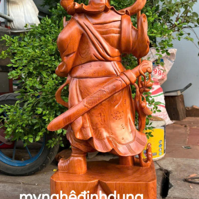 Tượng quan công trấn ải  bằng gỗ hương đá vip  cao 80cm