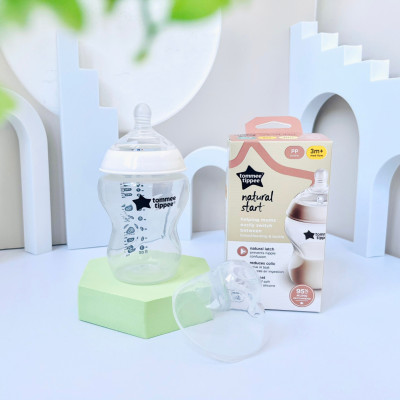 COMBO Ty Ngậm Silicon Siêu Nhẹ Tommee Tippee Ultra Light 6-18m & Bình Sữa Ty Siêu Mềm Tommee Tippee Natural Start 260ml