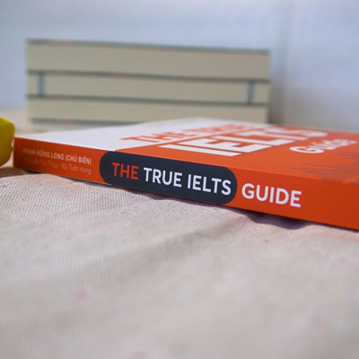 Sách - The True Ielts Guide - Cẩm nang hướng dẫn tự học IELTS chuẩn cho người mới bắt đầu - Tặng tài khoản học tập