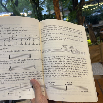 30 NGÀY BIẾT ĐỆM GUITAR (Tái bản 2023) – Song Minh biên soạn – Huy Hoàng Bookstore – NXB Dân Trí (Bìa mềm)