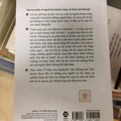Những Kẻ Xuất Chúng (Tái Bản)