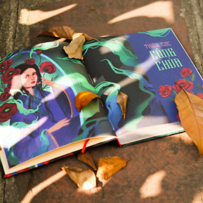 (Tặng bookmark quạt quân vương) (Bìa mềm) TƯỚC GẤM GIẤU ĐAY – Nhiều tác giả – Linh Lan Books