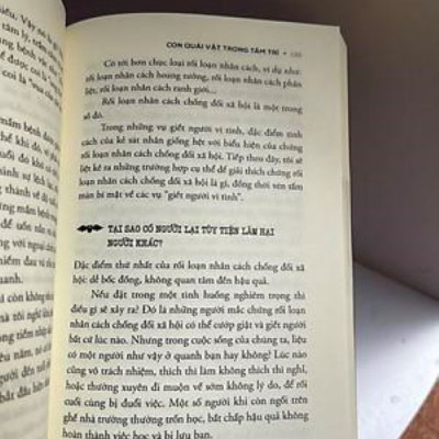 Sách - Con quái vật trong tâm trí: Những ca bệnh tâm lý oái oăm (Nhã Nam HCM)