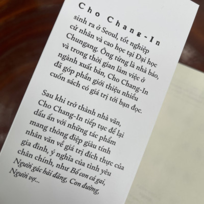 KHU TẬP THỂ HẠNH PHÚC - Cho Chang – In – Hoàng Phương, Kim Min Jung dịch - Nhã Nam - NXB Hội Nhà Văn (Bìa mềm)