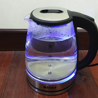 Ấm Siêu Tốc Thủy Tinh 1.8L Matika MTK-35 Công Suất 1800W Thiết Kế Hiện Đại Trong Suốt Đun Nước Siêu Nhanh Có Đèn Led Khi Sôi-Hàng Chính Hãng