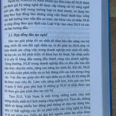 Hợp đồng trong lĩnh vực lao động