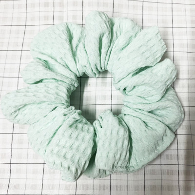 Cột tóc scrunchies vải dày màu xanh ô kẻ