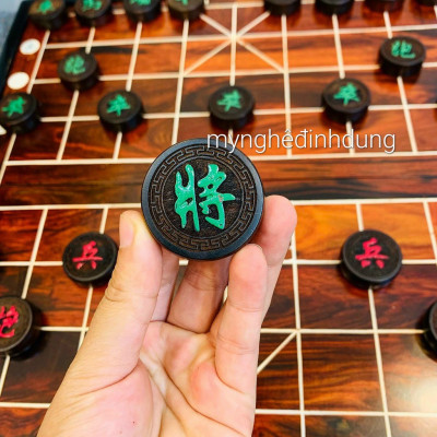 Bộ bàn cớ tướng bằng gỗ trắc đỏ đen kt 50×50×3cm + quân co tướng kt 4.0×1.5cm 