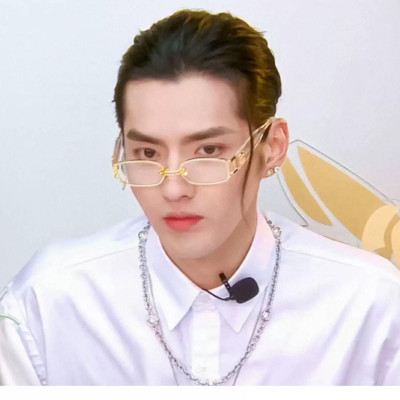 Gọng Kính xinh, Kính giả cận, Kính Mắt vuông Trong suốt chống nắng chống UV thời trang Korea + tặng tuavit Kính Xinh mini đa năng