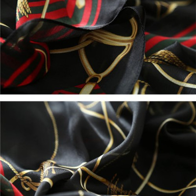 Khăn lụa choàng cổ sang trọng phối hoạ tiết K05