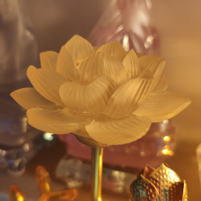 Đèn thờ tay Phật hoa lưu ly