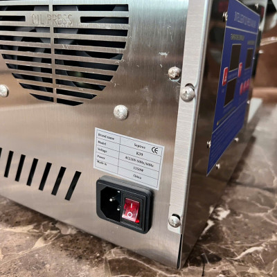 Máy ép dầu ăn thực vật thế hệ mới thương hiệu Mỹ Septree K39 - Công suất 1350W - Hàng chính hãng (Bảo Hành 1 Năm)