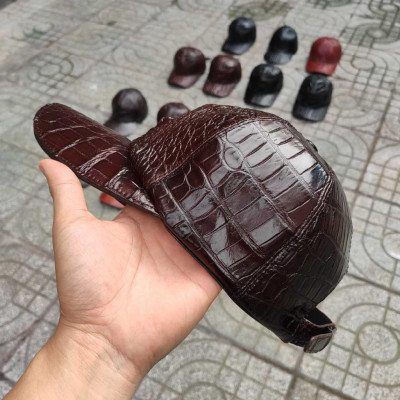 Mũ da cá sấu trơn có Gù rất đẹp!