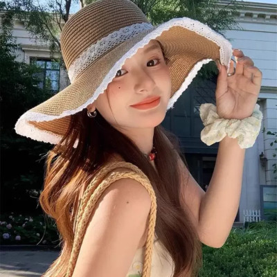 Nón rộng vành mũ vành rộng gấp gọn che nắng đi biển cho nữ phối đai ren duyên dáng chất liệu cói thoáng mát   Thiết kế thời trang: Nón rộng vành, phù hợp cho các hoạt động ngoài trời như đi biển. Mũ có đai ren duyên dáng, tăng thêm vẻ nữ tính Dona25072501