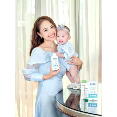 COMBO Chai Nước Tắm Gội Thảo Dược Sachi 250ml & Tinh Dầu Tràm Thiên Nhiên Nguyên Chất Sachi 30ml