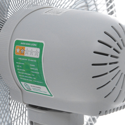 Quạt treo tường Toshiba F-WSA20(H)VN - 3 cánh, động cơ bạc thau - 3 mức gió - Điều khiển từ xa - Hẹn giờ tắt - Hàng chính hãng, bảo hành 12 tháng