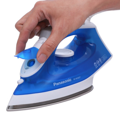 Bàn Ủi Hơi Nước Panasonic NI-M300TARA Xanh (công suât 1800W) - Phun hơi cực mạnh - Hàng chính hãng - Bảo hành chính hãng 12 tháng , Chất lượng Nhật Bản