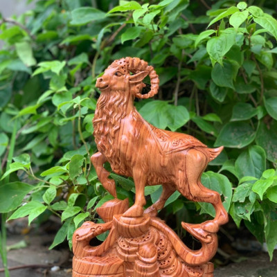 Tượng con dê phong thủy bằng gỗ hương đá kt cao 30×19×7cm