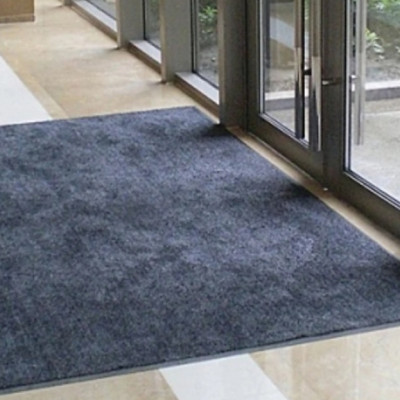 Thảm chùi chân đế chống trượt dạng sọc Stripmate Màu Xám đen / Xám đỏ - Nhiều Size ( Tặng Chổi Phất Bụi )