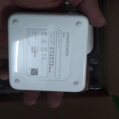 Bộ kết nối trung tâm U30IPGWZB Ulti Zigbee Schneider
