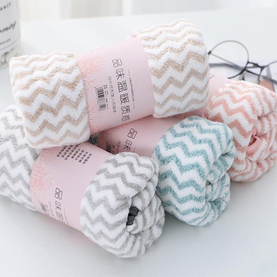Combo 5 cái khăn lau mặt lông cừu Hàn Quốc .50 x 30cm , kẻ sọc nhiều màu , được cuộn tròn , sợi bông mềm mại cao cấp dùng rất tiện dụng