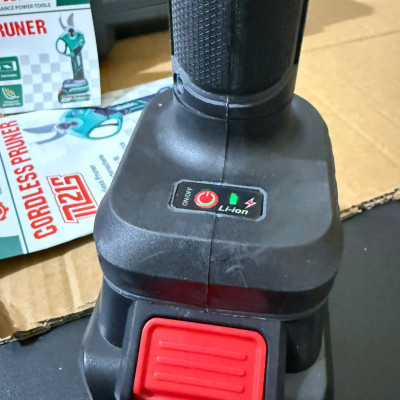 Kéo cắt cành pin WORKFIX WF-CP30BL, Động cơ Không chổi than, Màn hình led hiển thị, Cắt 3cm