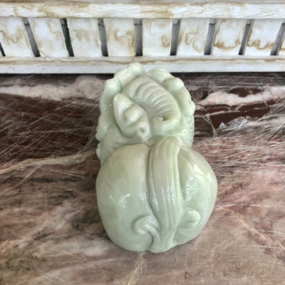 Tượng Tỳ Hưu phong thủy chiêu tài lộc đá cẩm thạch trắng xanh size nhỏ đặt bàn làm việc - Dài 10cm