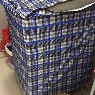 Áo bọc   máy giặt cửa trên  cho máy từ  9 -  10 kg  , vải dù siêu bền ,  thoáng khí  , chống nước  , chống bụi tốt   bảo vệ máy  khỏi mưa nắng khi để ngoài trời  ,giao màu ngẫu nhiên