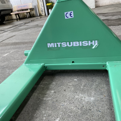 Xe nâng tay chính hãng Mitsubishi - A990070030 - tải nâng 3 tấn - càng rộng 685mm